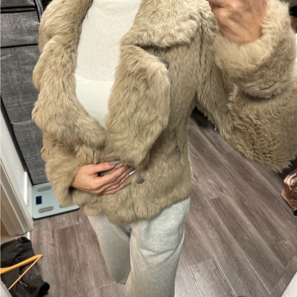 Fur coat - Picture 10 of 12